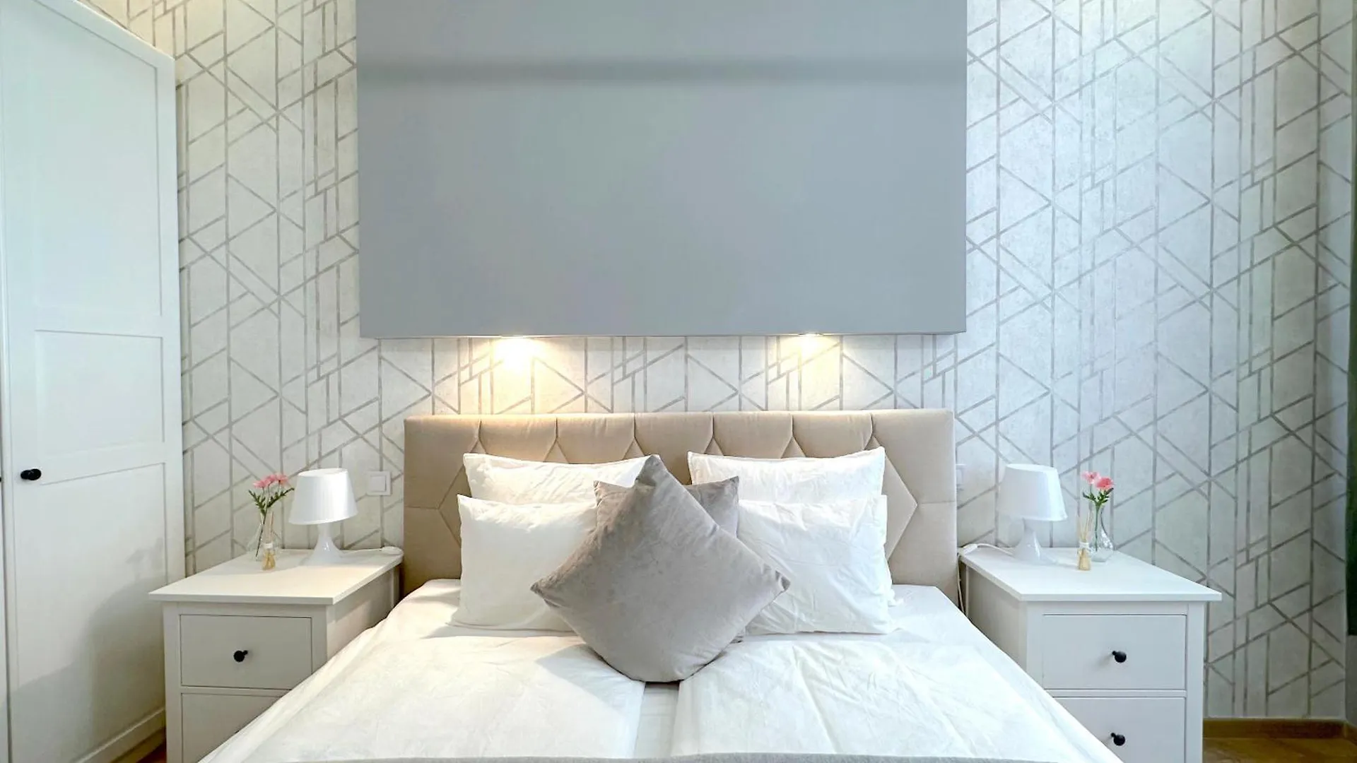 Lovely 3-Bedroom In Downtown With Modern Design And Ac ブダペスト