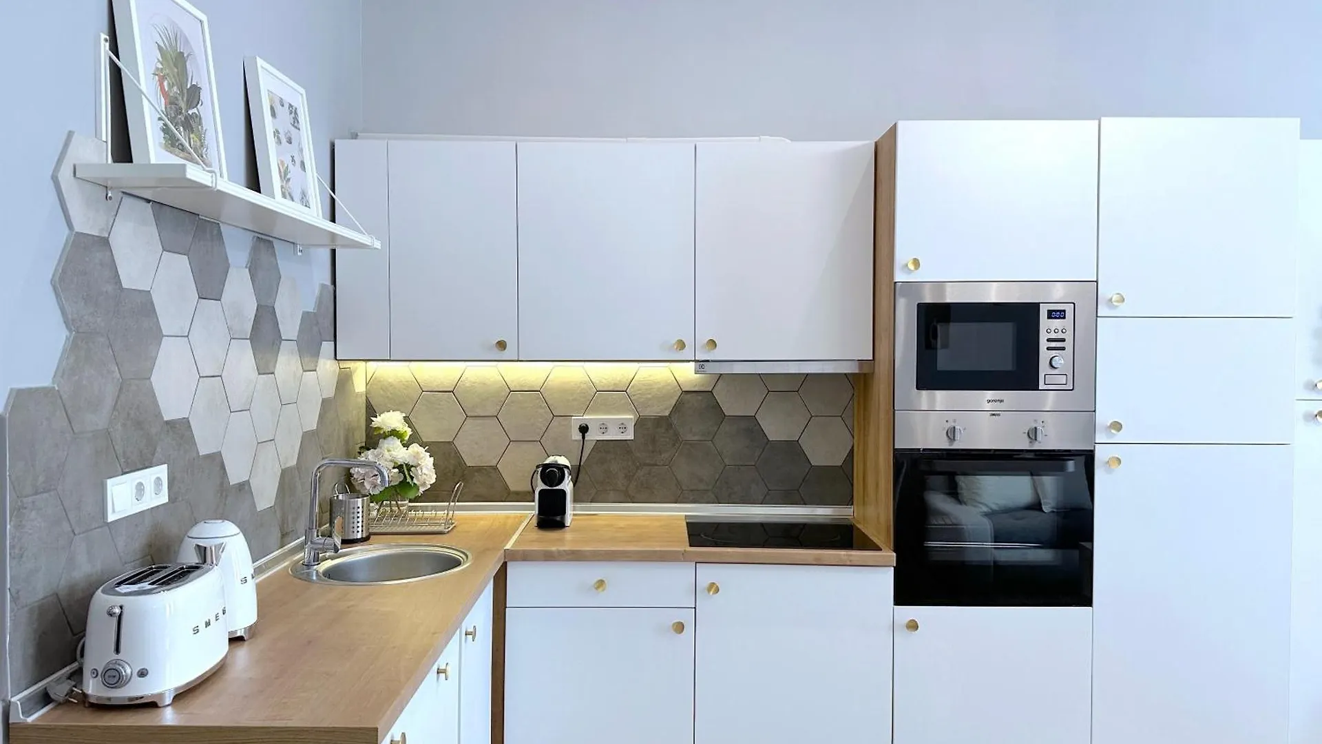 Lovely 3-Bedroom In Downtown With Modern Design And Ac ブダペスト 0*,